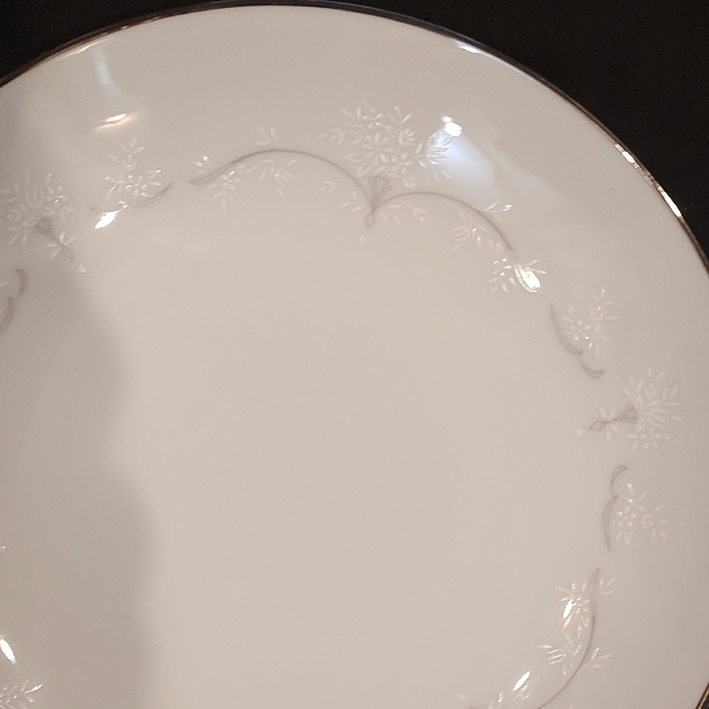 Noritake Whitebrook White Set Of 2 Salad Plates/Bowls - Picture 3 of 3